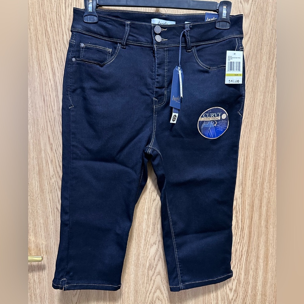 New Angels Dark Wash High Rise Curvy Tummy Tech Capris Women’s 14